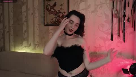 Diana Di Honey online show from October 17, 2025, 1:03 pm