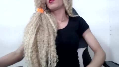 Snapshot of diabla_sexy22cm chatting on December 5, 2025, 12:58 pm diabla_sexy22cm online show from December 5, 2025, 12:58 pm