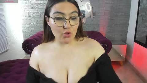 Snapshot of diamondfox_m chatting on September 25, 2025, 3:38 pm Your Diamond online show from September 25, 2025, 3:38 pm