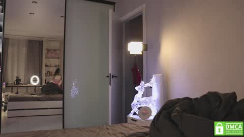 Diana Dolly D or just D   online show from January 11, 2025, 6:12 pm