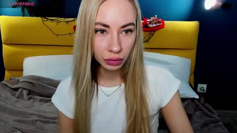 Snapshot of diana_garrett chatting on December 22, 2024, 1:45 am Diana  online show from December 22, 2024, 1:45 am