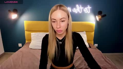 Snapshot of diana_garrett chatting on January 18, 2025, 8:41 am Diana  online show from January 18, 2025, 8:41 am