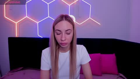 Snapshot of diana_garrett chatting on January 19, 2025, 8:50 am Diana  online show from January 19, 2025, 8:50 am