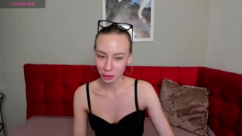 Snapshot of diana_garrett chatting on September 22, 2025, 2:02 am Diana  online show from September 22, 2025, 2:02 am