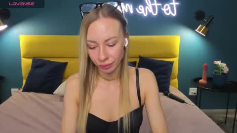 Snapshot of diana_garrett chatting on September 27, 2025, 1:32 am Diana  online show from September 27, 2025, 1:32 am