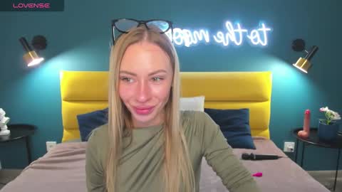 Snapshot of diana_garrett chatting on October 2, 2025, 8:32 am Diana  online show from October 2, 2025, 8:32 am