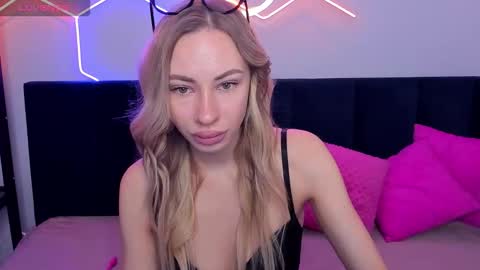 Snapshot of diana_garrett chatting on October 13, 2025, 1:38 am Diana  online show from October 13, 2025, 1:38 am