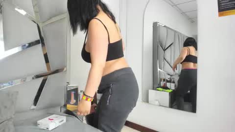 dianarous online show from October 7, 2025, 4:20 am