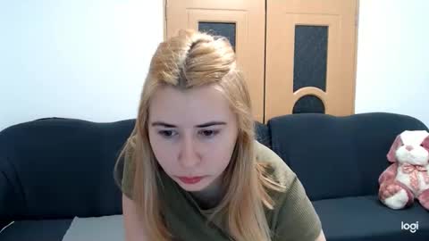 dianasmiey7 online show from February 11, 2025, 8:26 am