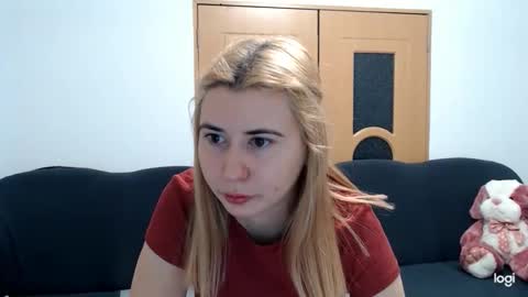 dianasmiey7 online show from February 19, 2025, 8:33 am