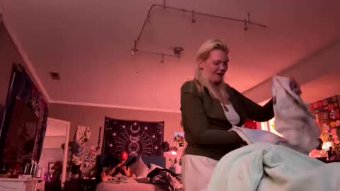 Snapshot of dickeddownsouth chatting on October 18, 2025, 8:04 am Beau online show from October 18, 2025, 8:04 am