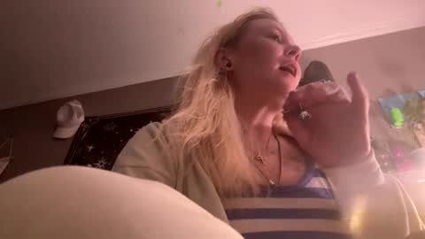 Snapshot of dickeddownsouth chatting on November 27, 2025, 3:19 am Beau online show from November 27, 2025, 3:19 am