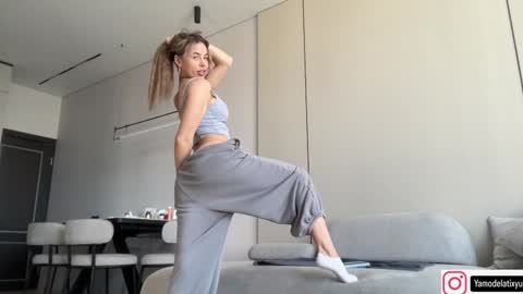 Snapshot of diffgirls chatting on October 29, 2025, 9:44 am Tanya online show from October 29, 2025, 9:44 am