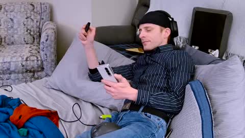 Dilldough405 online show from February 22, 2025, 5:12 am