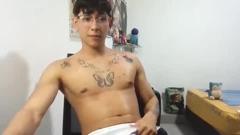 dillom420 online show from February 12, 2025, 4:33 am