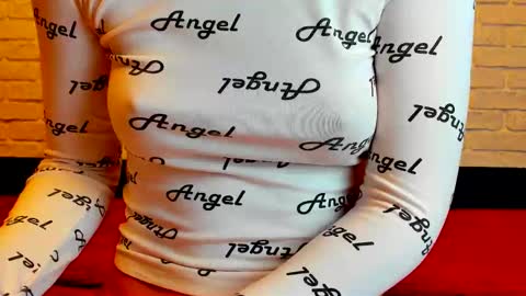 Snapshot of dimond_lo chatting on October 12, 2025, 7:18 am DimondLo online show from October 12, 2025, 7:18 am