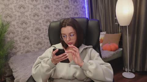 Snapshot of dinacandy chatting on December 11, 2024, 2:22 pm dinacandy online show from December 11, 2024, 2:22 pm