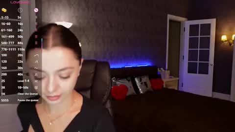 Snapshot of dinacandy chatting on September 25, 2025, 10:19 am dinacandy online show from September 25, 2025, 10:19 am