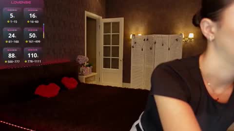 Snapshot of dinacandy chatting on November 4, 2025, 8:13 am dinacandy online show from November 4, 2025, 8:13 am