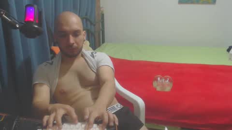 Snapshot of dinchtcams chatting on December 12, 2024, 6:47 am Dincht online show from December 12, 2024, 6:47 am
