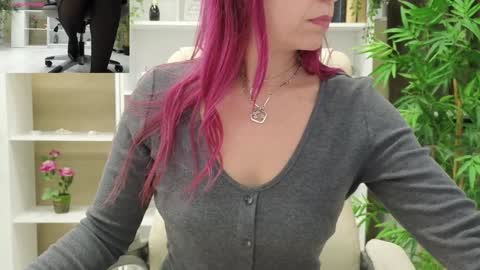 dirty_mature online show from December 19, 2024, 8:56 am