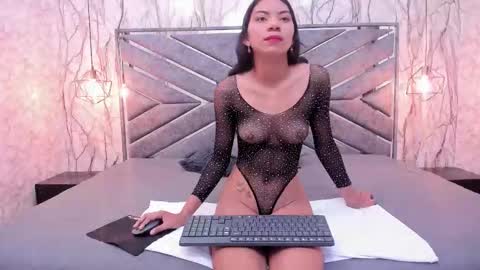 Snapshot of dirty_miia chatting on November 24, 2025, 11:54 am MIA online show from November 24, 2025, 11:54 am