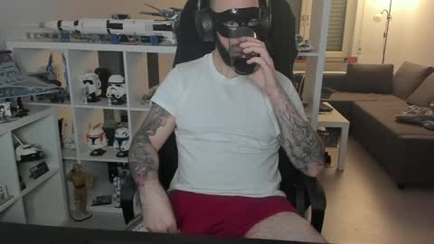 Snapshot of dirtybalws chatting on December 7, 2024, 10:06 pm Robert online show from December 7, 2024, 10:06 pm