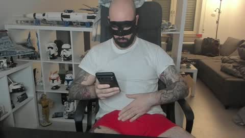 Snapshot of dirtybalws chatting on December 22, 2024, 7:21 pm Robert online show from December 22, 2024, 7:21 pm