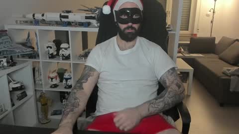 Snapshot of dirtybalws chatting on December 25, 2024, 11:42 pm Robert online show from December 25, 2024, 11:42 pm