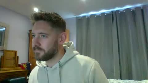 Snapshot of dirtylondon729 chatting on October 29, 2025, 11:23 am Exhibitionist Ben online show from October 29, 2025, 11:23 am