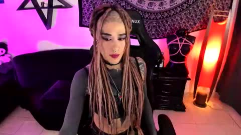 Snapshot of dirtyonix chatting on November 9, 2025, 7:01 pm ONIX online show from November 9, 2025, 7:01 pm