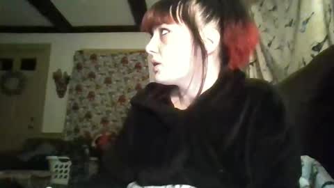 Snapshot of dirtyxhippie21 chatting on December 16, 2025, 3:00 am Crystal online show from December 16, 2025, 3:00 am