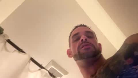 Snapshot of discreetdaddy333 chatting on September 24, 2025, 4:16 am discreetdaddy333 online show from September 24, 2025, 4:16 am