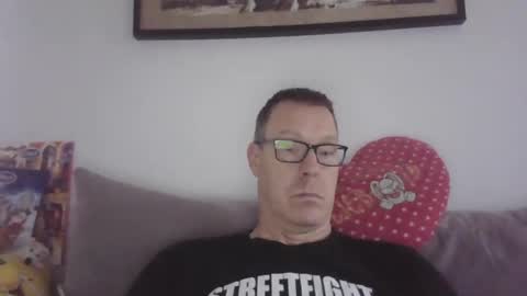 Snapshot of disney0988 chatting on December 9, 2024, 8:11 am disney0988 online show from December 9, 2024, 8:11 am