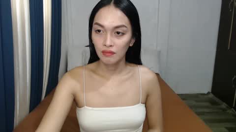 Snapshot of divina_graciaxx chatting on January 20, 2025, 2:01 am DIVINA online show from January 20, 2025, 2:01 am