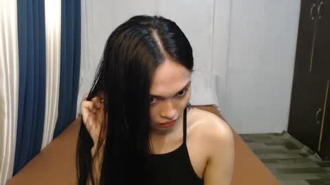 Snapshot of divina_graciaxx chatting on March 4, 2025, 2:06 am DIVINA online show from March 4, 2025, 2:06 am