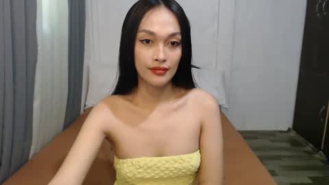 Snapshot of divina_graciaxx chatting on October 12, 2025, 2:21 am DIVINA online show from October 12, 2025, 2:21 am