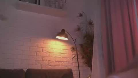 Snapshot of divine_lights chatting on February 1, 2025, 9:40 pm Eva and Lucia online show from February 1, 2025, 9:40 pm