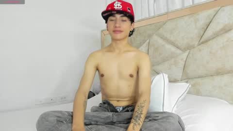 Snapshot of divine_thiagoo chatting on September 16, 2025, 1:23 pm Thiago online show from September 16, 2025, 1:23 pm