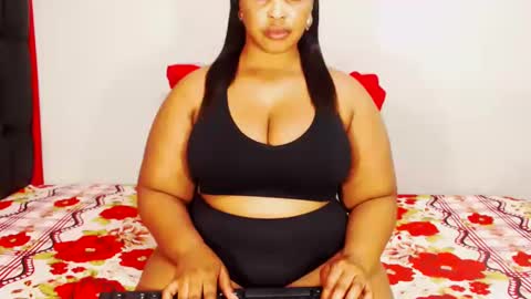 Snapshot of divinebooty93 chatting on November 5, 2025, 12:27 pm divinebooty93 online show from November 5, 2025, 12:27 pm