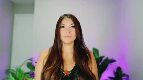 Snapshot of divinelynn chatting on November 16, 2025, 2:00 pm DivineLynn online show from November 16, 2025, 2:00 pm