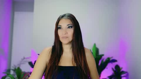 Snapshot of divinelynn chatting on November 24, 2025, 1:00 pm DivineLynn online show from November 24, 2025, 1:00 pm