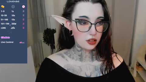 Snapshot of dixipixi_ chatting on September 13, 2025, 5:40 am dixipixi_ online show from September 13, 2025, 5:40 am