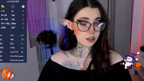 dixipixi_ online show from November 6, 2025, 6:25 am