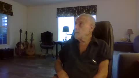 dogluc7 online show from December 3, 2024, 8:50 pm