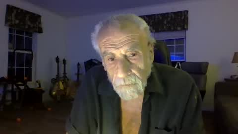 dogluc7 online show from March 3, 2025, 11:56 pm