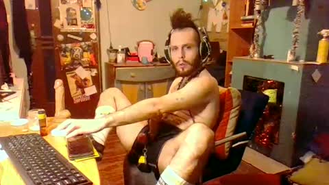 Snapshot of dogwithamohawk chatting on January 21, 2025, 3:43 pm dogwithamohawk online show from January 21, 2025, 3:43 pm