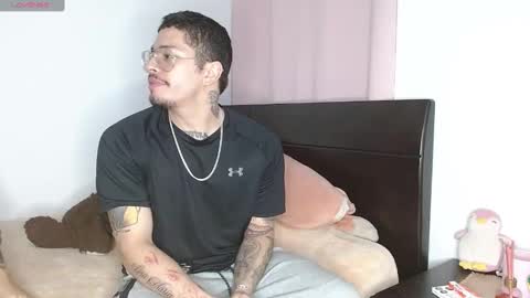 Auro and Santiago online show from December 5, 2024, 3:59 am