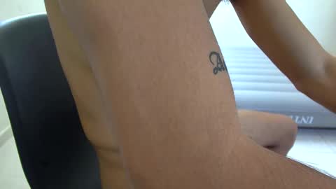 Snapshot of dollarhot30 chatting on November 13, 2025, 4:39 pm DollarHot30 online show from November 13, 2025, 4:39 pm