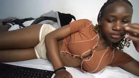 dollberry online show from January 20, 2025, 1:32 pm